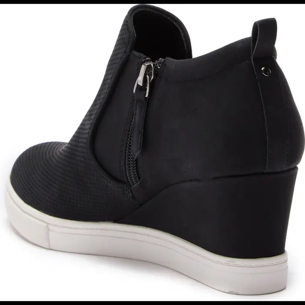 Susina Black Wedge Booties